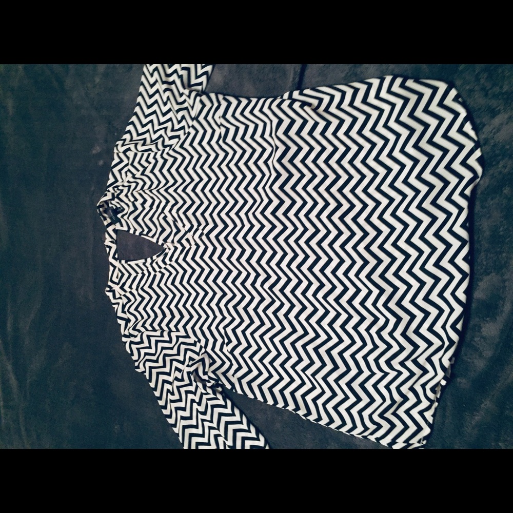 Chevron top